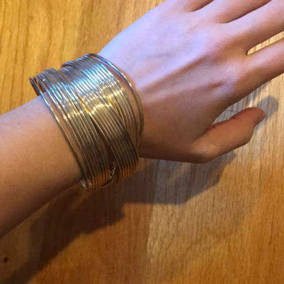 Gold bangle - Picture 3 of 3